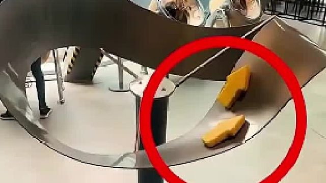 这才是四维，在同一平面却不同维度