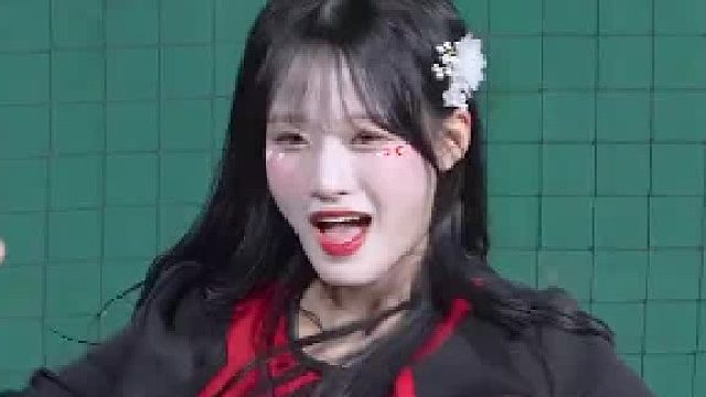 欣赏SSG랜더스 정설아的完整啦啦队表演，活力四射！
