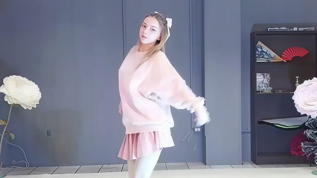 俄罗斯姑娘才艺表演23.12.10_烤肉(维多利亚)01