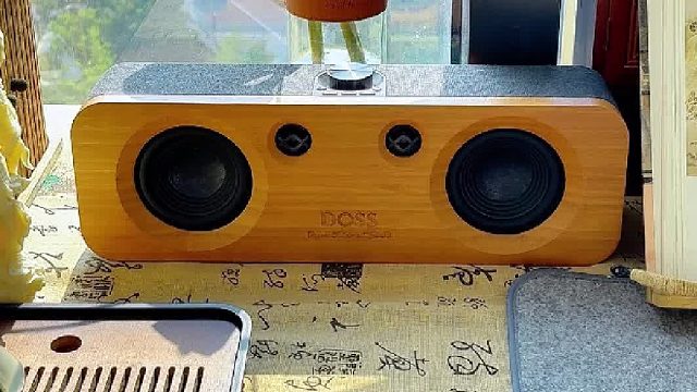 让音乐成为生活的一部分！DOSS原木音响