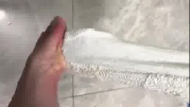 脚和袜子总粘在一起，“双方出门前都洗过呀”，这是怎么回事？