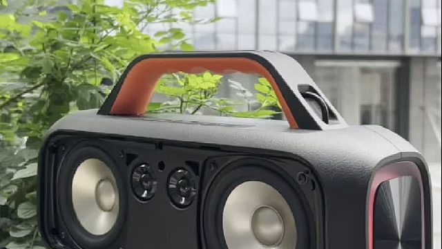露营必备！自带氛围灯的蓝牙音响