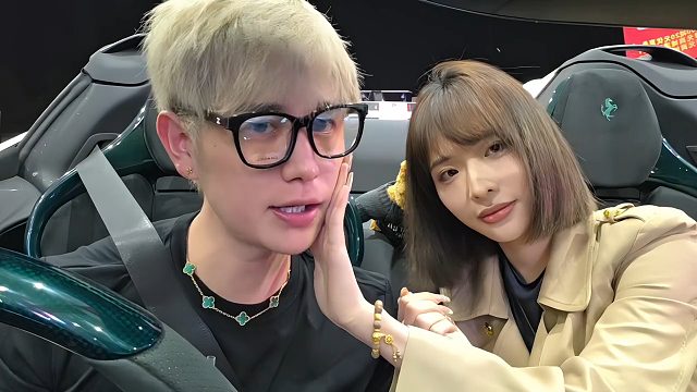 难怪大家都叫祖师爷，童三言两语就让妹子主动上手，弹幕直呼学会了