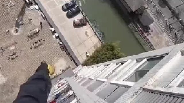 发出来网暴自己