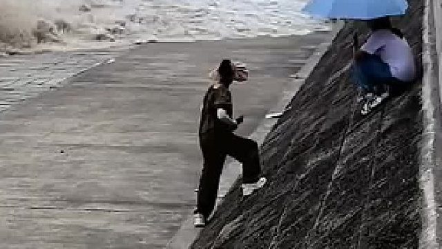这还不赶快跑