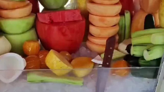 老墨水果摊 12美元一大盒的鲜切水果｜美国加州