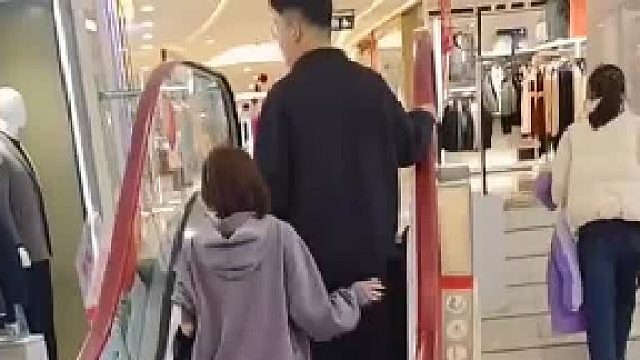 这电梯过满月了吗