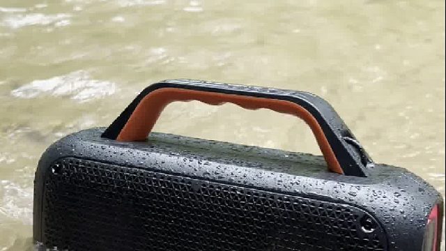 论我的蓝牙音响防水有多强️