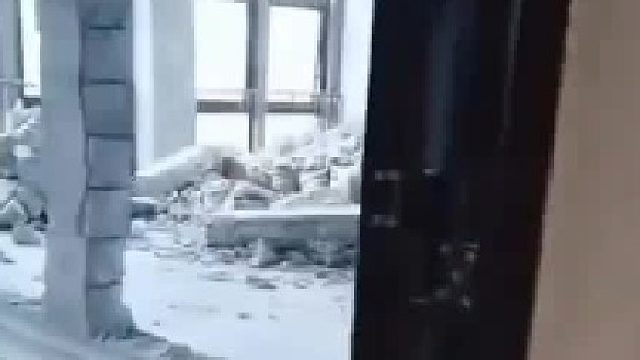 房子出现裂缝影响居住了他能赔起吗