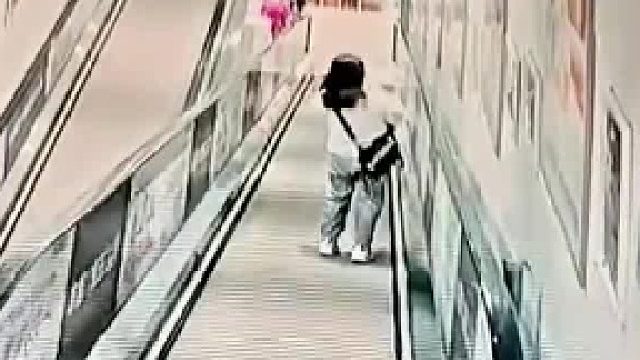 她自己就小心翼翼
