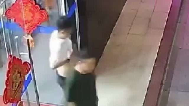 我们这里有句老话，小猫小狗拿了不算偷真的