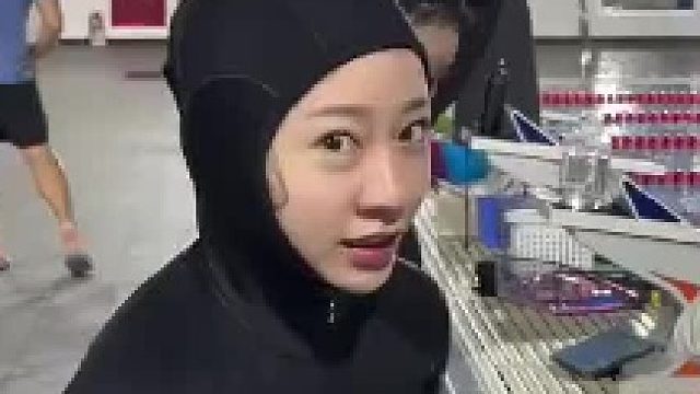 一直很奇怪一个事情，穿nei裤就觉得害羞，同样大小的泳裤就没事儿是为啥