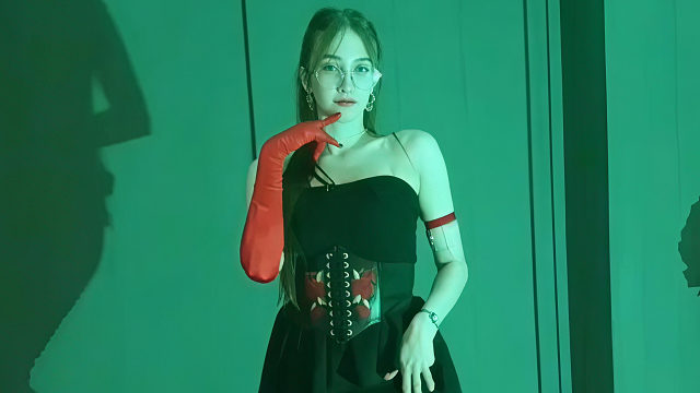 俄罗斯姑娘才艺表演23.12.14_静儿(拉达)06