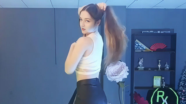 俄罗斯姑娘才艺表演23.12.14_空军(阿妮亚)00