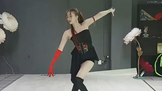 俄罗斯姑娘才艺表演23.12.14_静儿(拉达)05