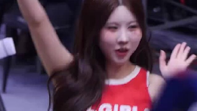 韩国啦啦队长金艺媛惊艳跳