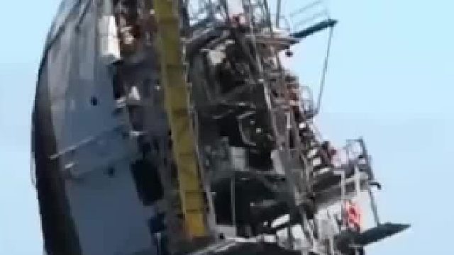 故意设计的独特自沉船