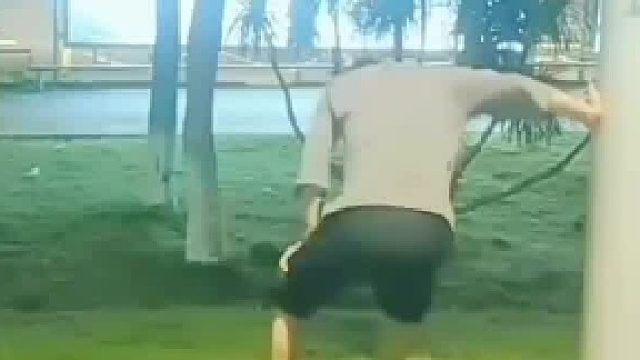 想谢又谢不出来 想骂又张不开口