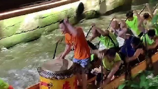 鱼：我丢，屁股都拍红了