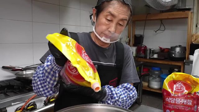 正宗德州烤肉，酱汁和配料都是老板秘制，看完太饿了