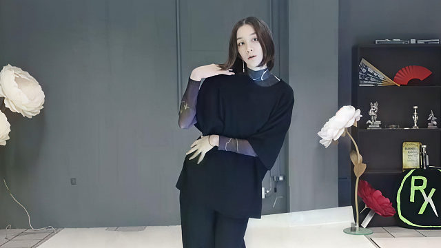 俄罗斯姑娘才艺表演23.12.16_女神01