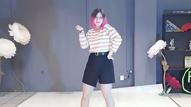 俄罗斯姑娘才艺表演23.12.16_帕丽娜