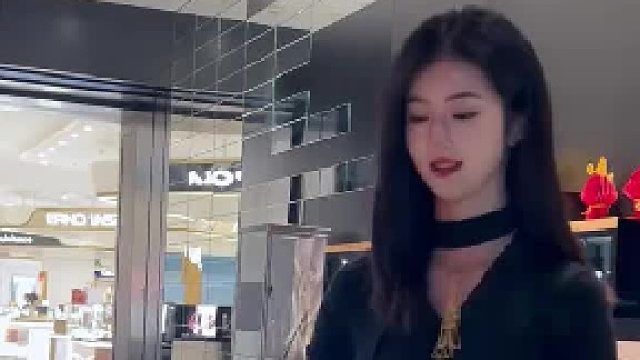 当我告诉柜姐要买一部68万的手机时