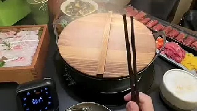 人家花钱吃饭还你们说了算了
