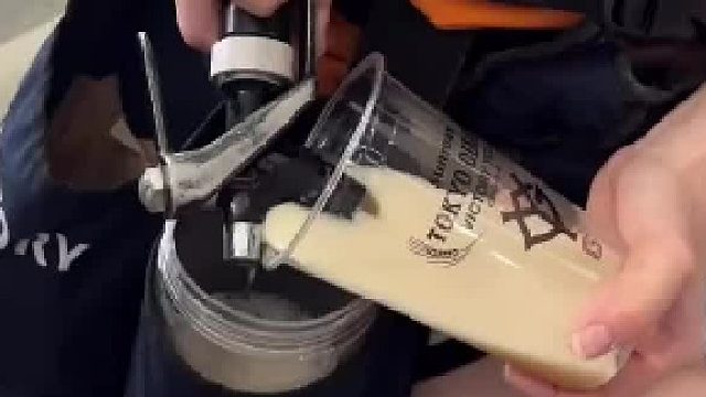 我去，她真漂亮