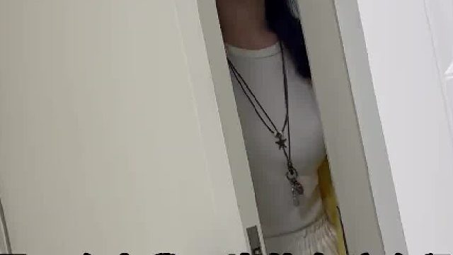 这跟女孩合租就是麻烦。。。