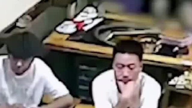 到底哪个男的这么坏