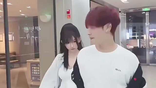 童锦程最讨厌的事情，跟我出来居然还垫