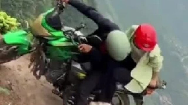 我真不明白他们两个人在作什么