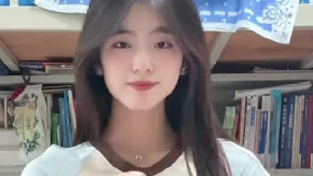 一半清纯一半妖娆，解锁女生不为人知的多面性
