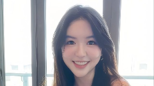 眼神交汇的瞬间，心动已经失控