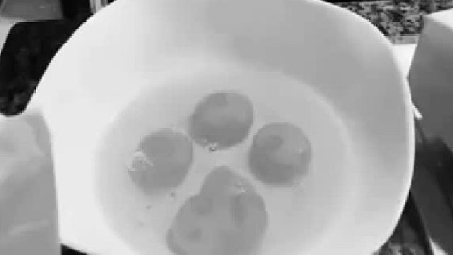 手：有筷子你不用非得用这烂机器这下好过了吧