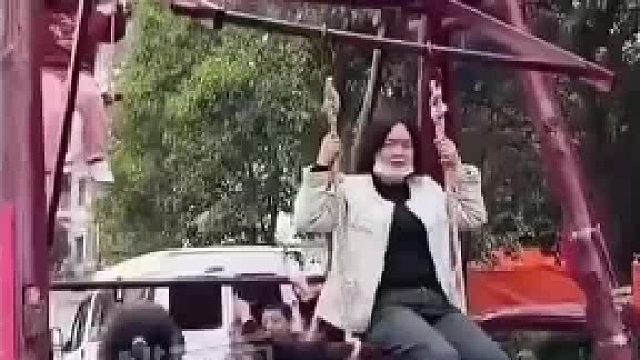 故意的吧，还知道跑