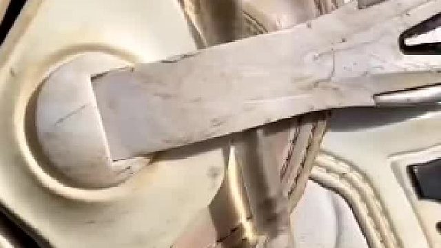 管子应该再长些，这样就不会弄脏靴子