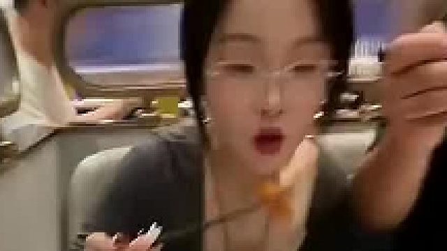 姐夫，你还敢吃牙给你打掉