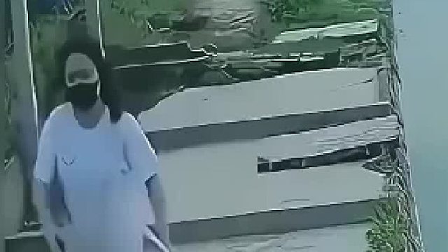 她手上的劲道不小呀！