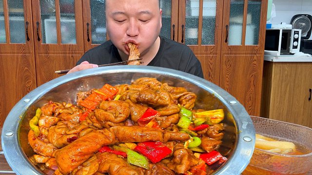 老丈人送来点肥肠，阿强已经不在迷茫，家常溜肥肠味道顶杠杠