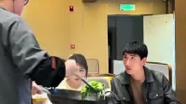 当顾客问我家的菜是不是现炒的…