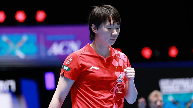 狂轰11-0！没想到世乒赛王曼昱彻底爆发，无解反手快如闪电