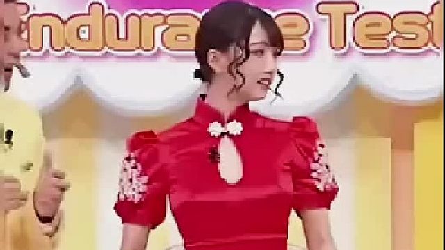 日本奇葩综艺 神秘升降椅耐力挑战