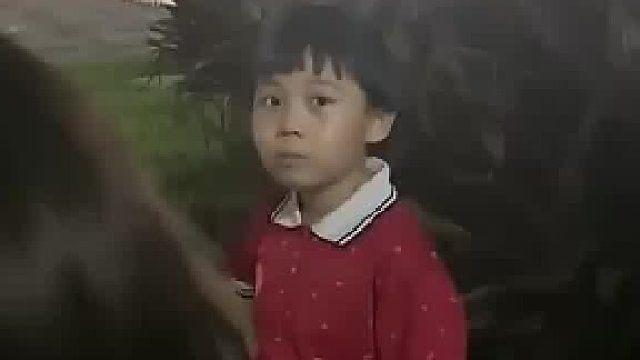 19岁女生被叫“阿姨”随后一个提问引小孩大吼，网友：互相冒犯，两不相欠 .