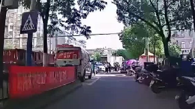 这有啥，路口现在全都是这种货。