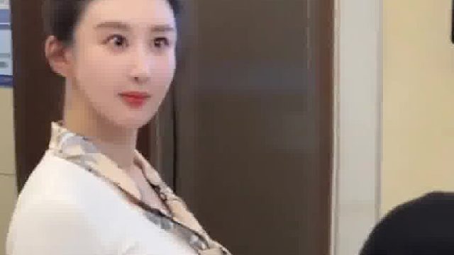 女主管职业装究竟有多美！这样的身材才是人见人爱！