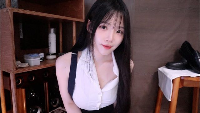 治愈系擦鞋声：把脚放在我的膝盖上，享受全套专业皮鞋美容