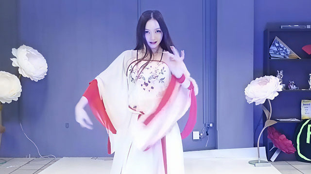俄罗斯姑娘才艺表演23.12.19_空军(阿妮亚)04