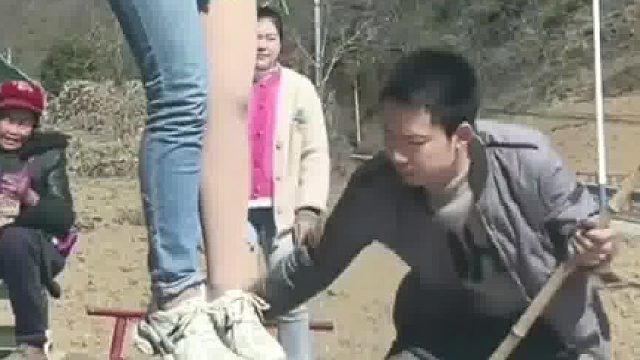 户外惊喜！看了半天，终于到看到露馅儿